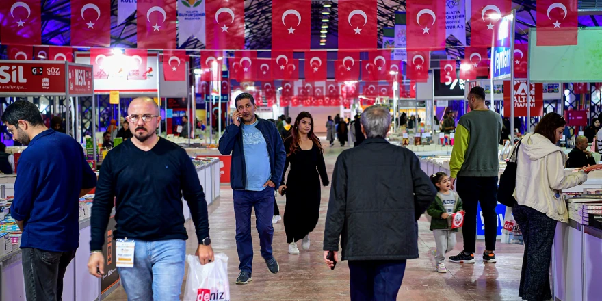 10.  Malatya Anadolu Kitap ve Kültür Fuarı yoğun katılımla devam ediyor.