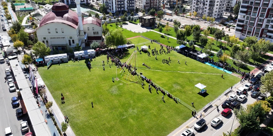 19.Uluslararası Turgut Özal Karakucak Güreşleri Renkli Ve Coşku Dolu Bir Törenle Başladı