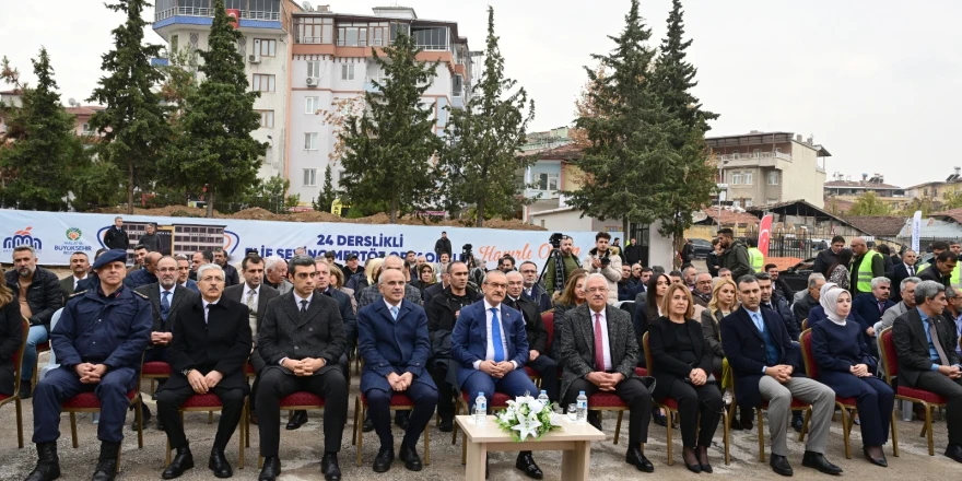 24 Derslikli Elif Sevinç Mertöz Ortaokulu’nun Temeli Atıldı