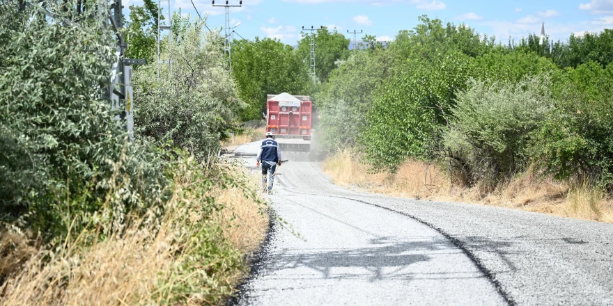 Battalgazi Belediyesi, 3 Mahallede Toplam 30 Kilometre Sathi Asfalt Serimi Gerçekleştirdi