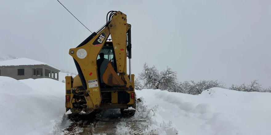 Battalgazi Belediyesi, Karla Kapanan Yolu Açtı, Hamile Kadın Hastaneye Ulaştı