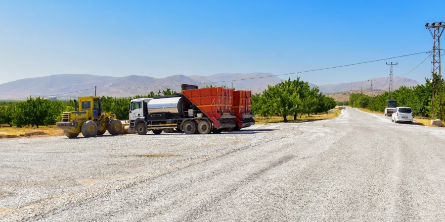 Büyükşehir Belediyesi Yol Çalışmalarını Sürdürüyor