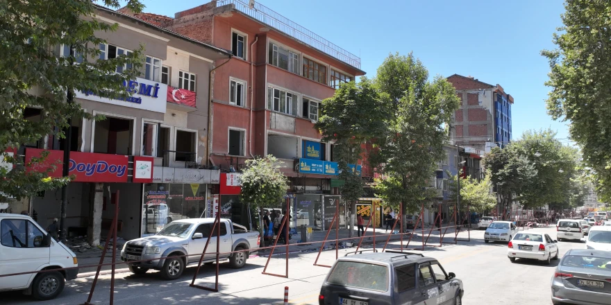 Büyükşehirden Atatürk (Kışla) Caddesi Esnaflarına Taşınma Desteği