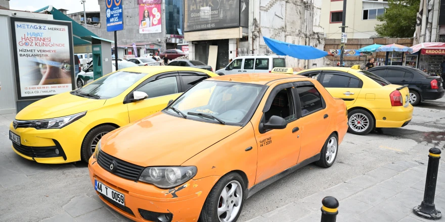 Çarşı Merkezine Yeni Taksi Durağı