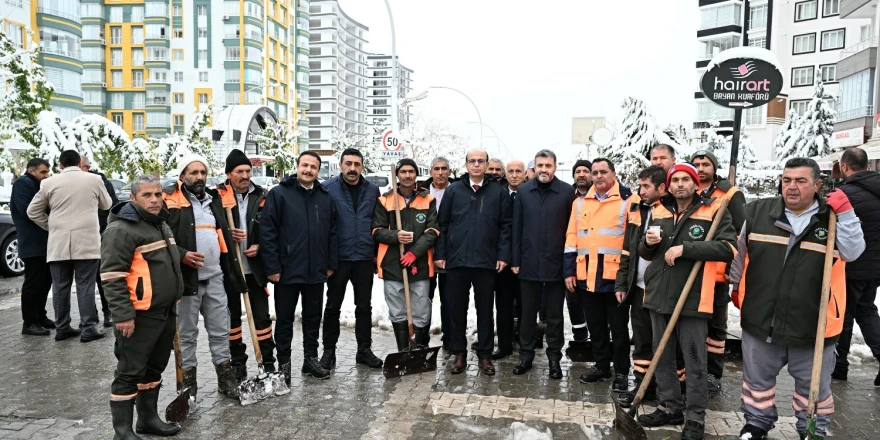 “Ekiplerimiz İlçemizin Dört Bir Tarafında Büyük Bir Fedakârlıkla Çalışıyor”