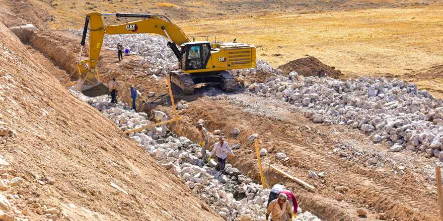 Kuzey Kuşak Yolunda 2 Bin 600 Metre İstinat Duvarı Yapılıyor