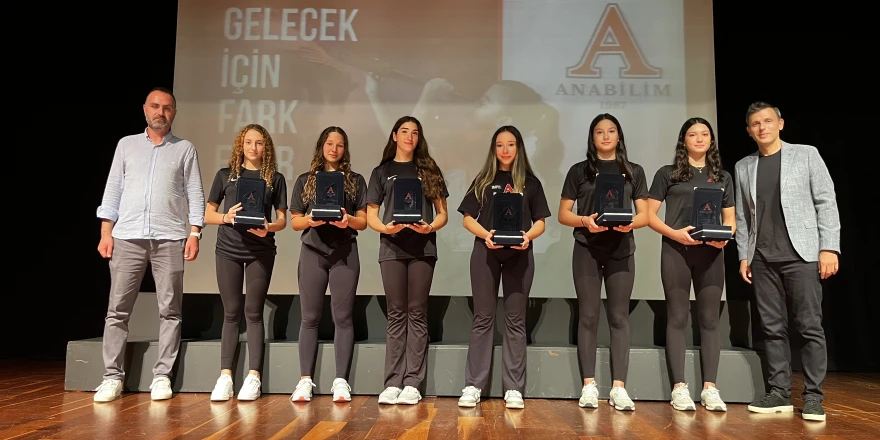 Milli Takıma Sporcular Yetiştiren Anabilim Spor Kulübü Ödül Töreni ile Yeni Sezona Başlad