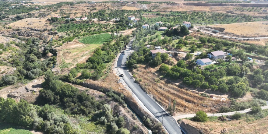 Şahnahan Mahallesi’ndeki Mevcut Yol Yenileniyor