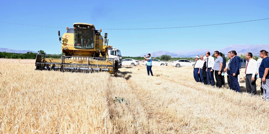 Yeşilyurt Belediyesi’nden Depremzede Çiftçilere Büyük Destek!