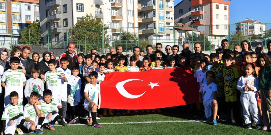 Yeşilyurt Belediyesi ‘Cumhuriyet Kupası Futbol Turnuvası’ Heyecanı Başladı