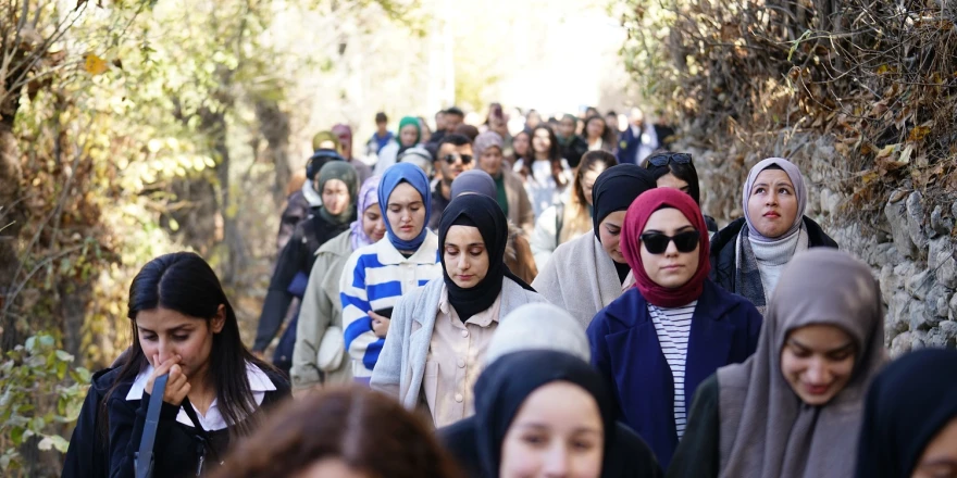 Yeşilyurt Kent Konseyi “Genç Kültür” Projesiyle Horata’da Doğa Yürüyüşü Düzenledi